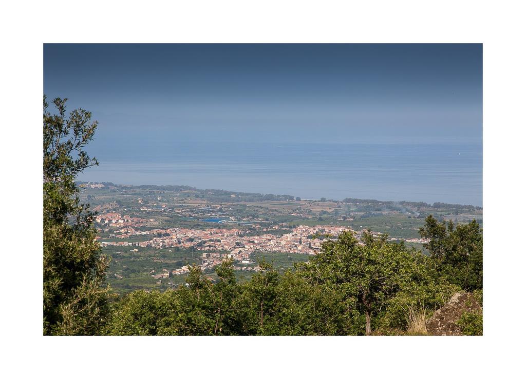 Вилла Ecoagriturismo Notti Stellate Etna Mare Маскали Экстерьер фото